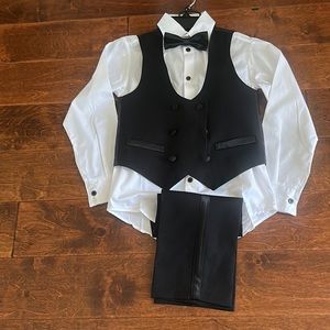 Van Heusen Little & Big Boys 4-pc.  Size 8